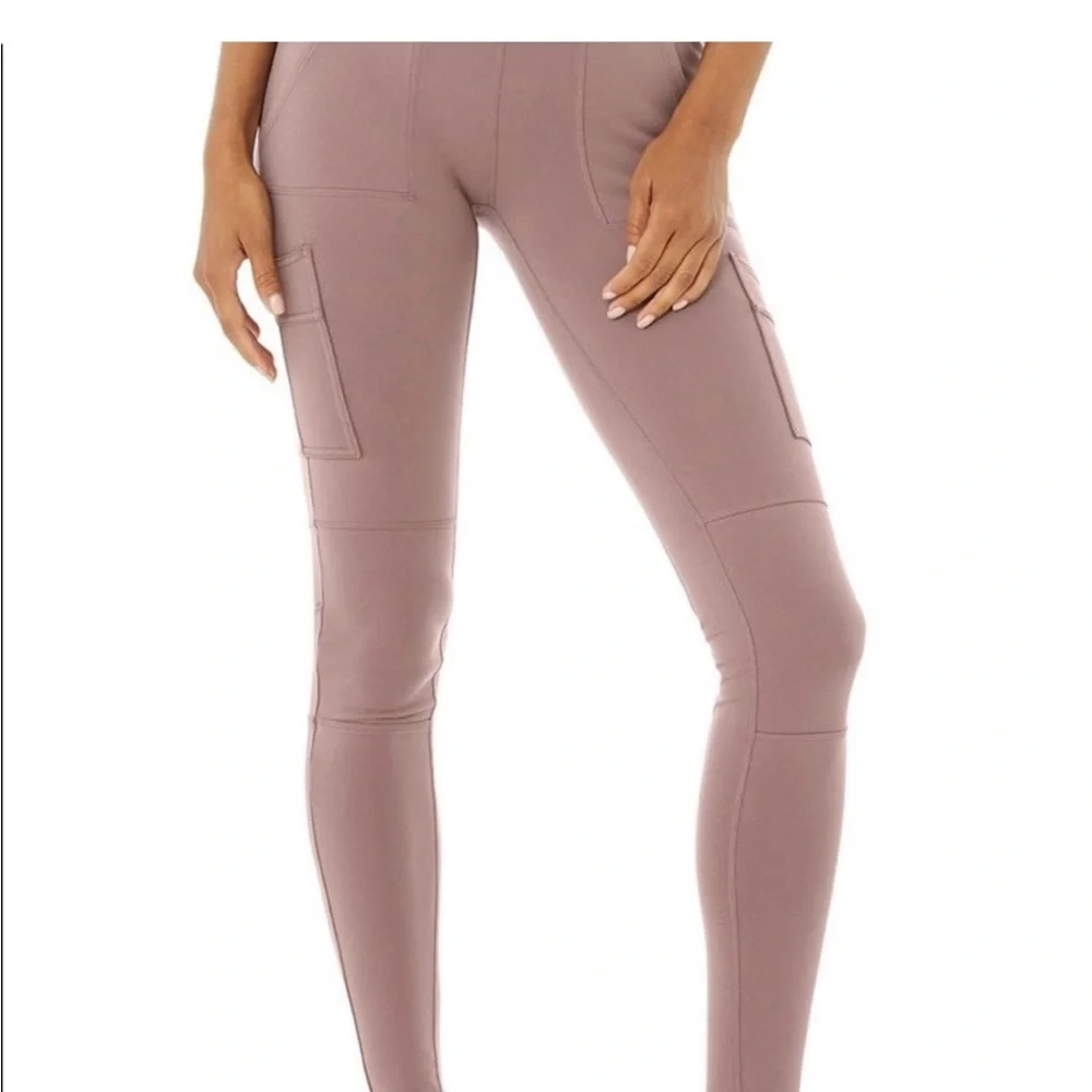 ALO high waisted cargo leggings, rosewood